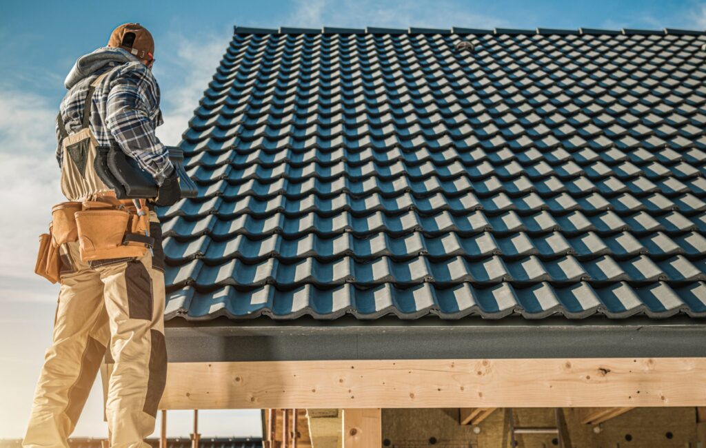 tile-roofing-worker-2021-08-27-09-21-24-utc